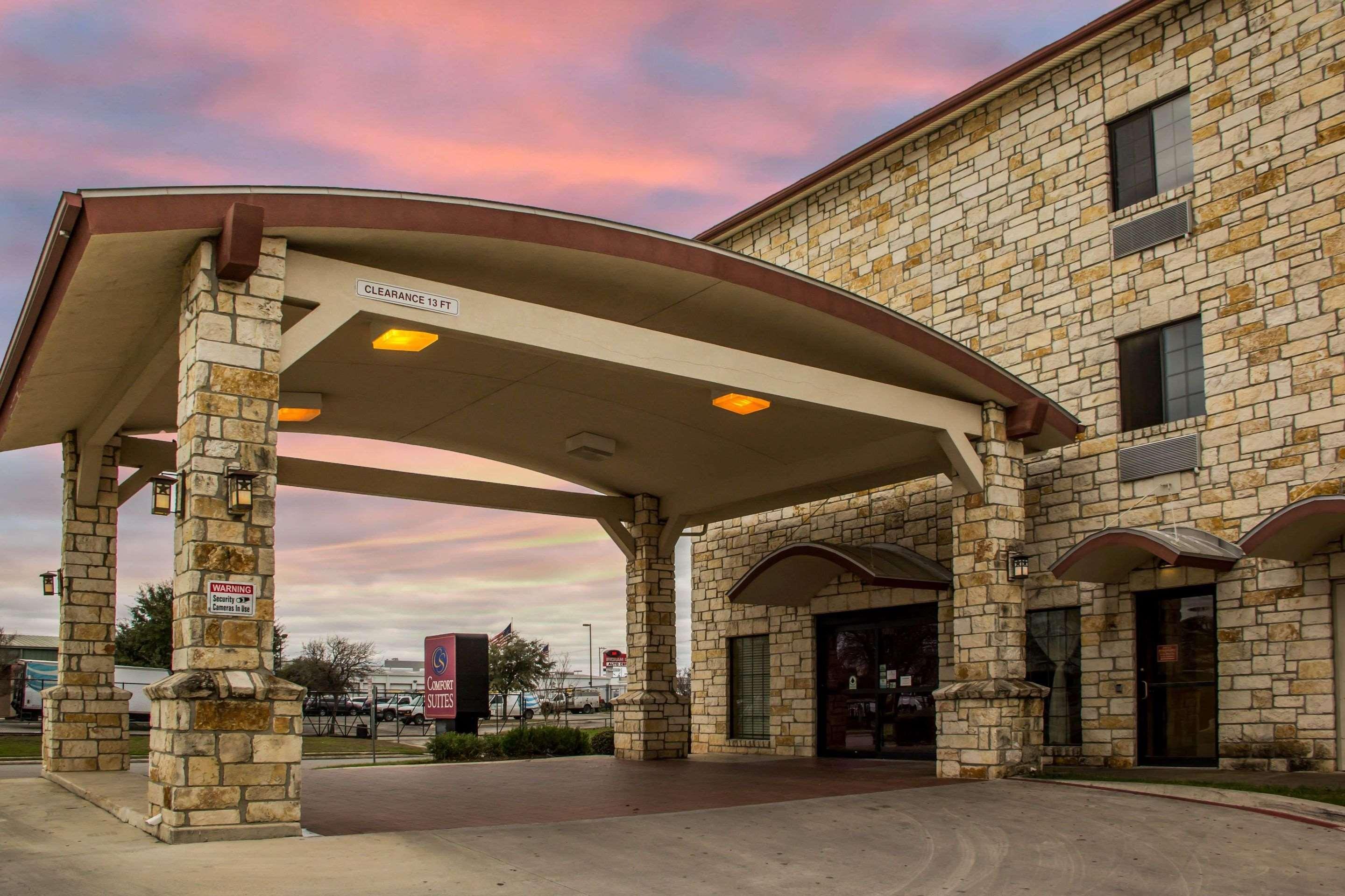 Comfort Suites Near Seaworld San Antonio Exterior photo