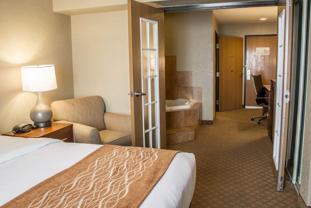 Comfort Suites Near Seaworld San Antonio Exterior photo