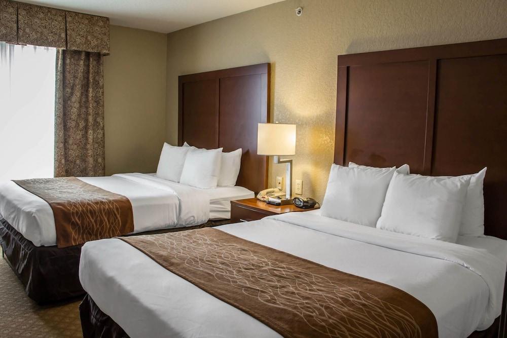Comfort Suites Near Seaworld San Antonio Exterior photo