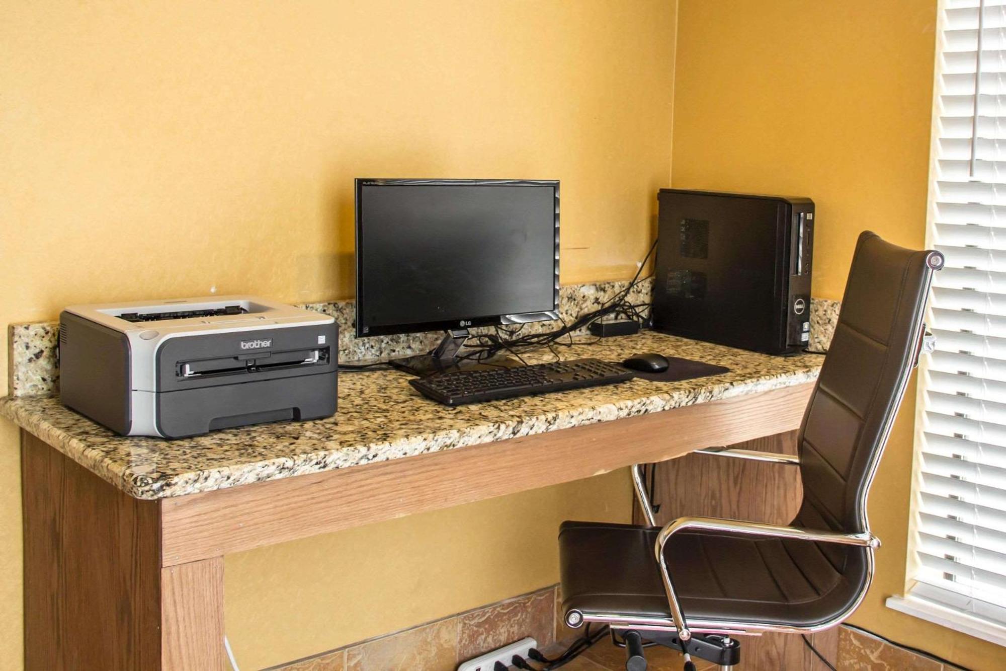 Comfort Suites Near Seaworld San Antonio Exterior photo
