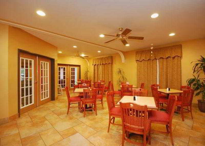 Comfort Suites Near Seaworld San Antonio Exterior photo