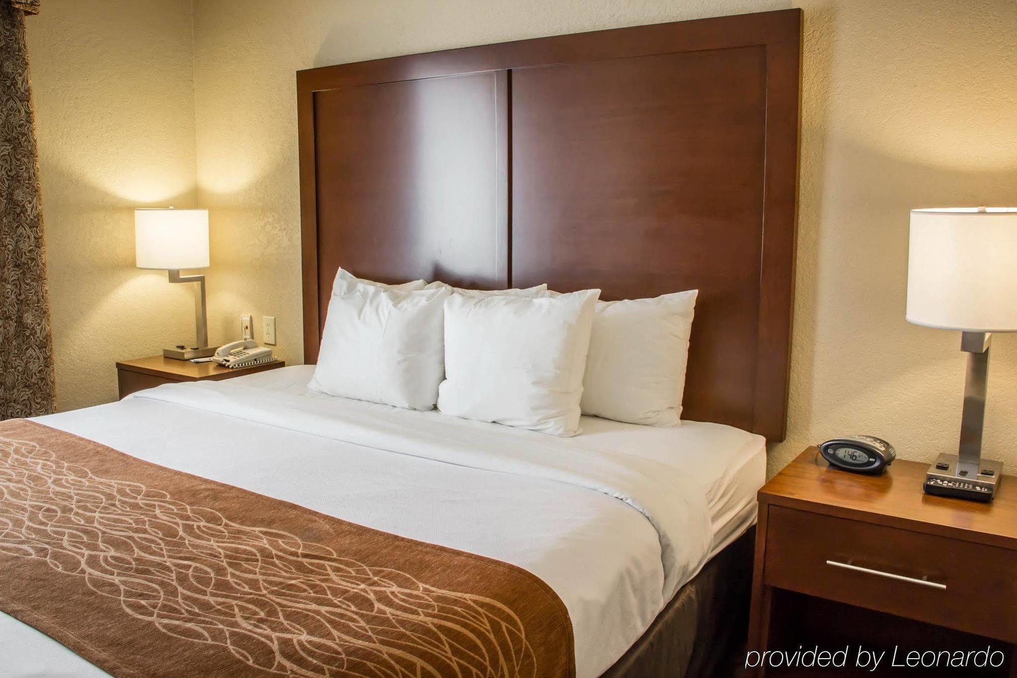 Comfort Suites Near Seaworld San Antonio Exterior photo